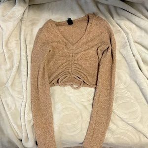 It feels great ,I never wear it but it’s super cute!